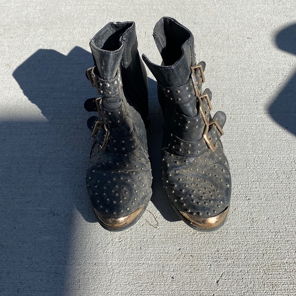 Women black ankle booties. - Picture 1 of 3